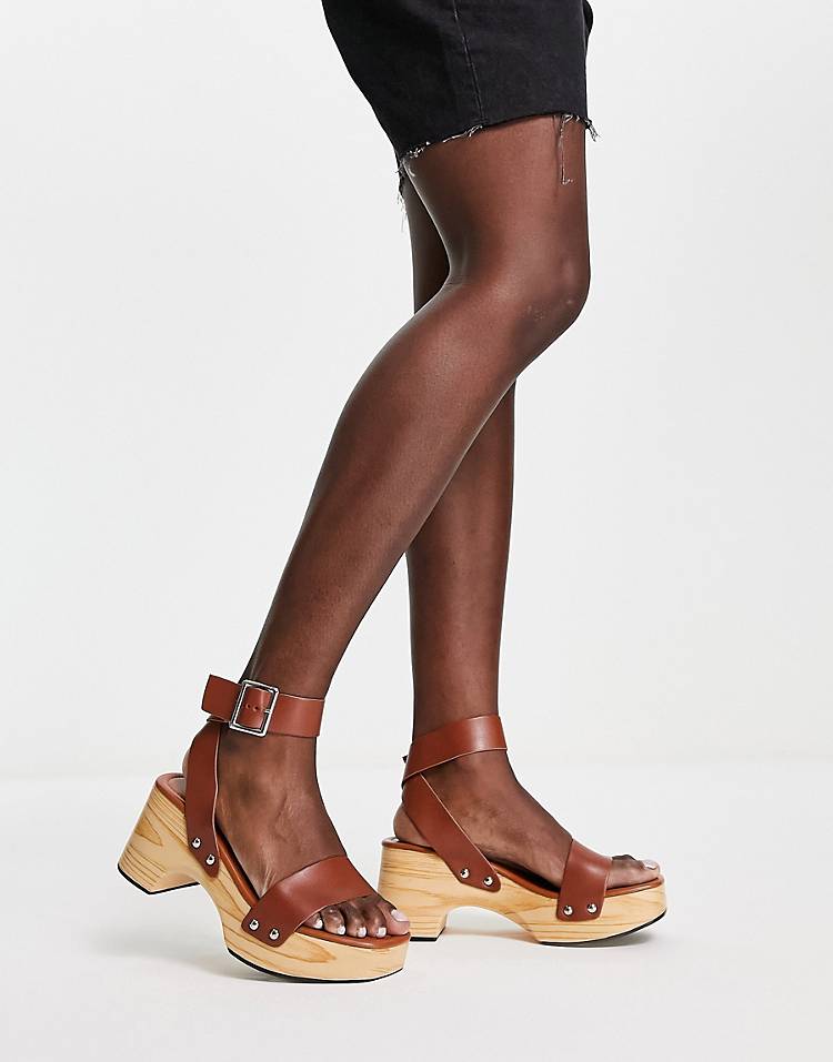 Glamorous summer clog sandals in tan